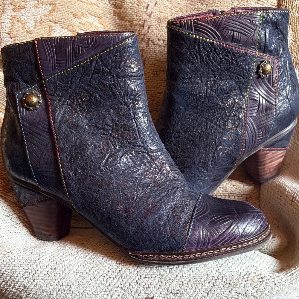 La Artiste by Spring Step Women's Ankle Boots in Dark Blue with Purple Accents